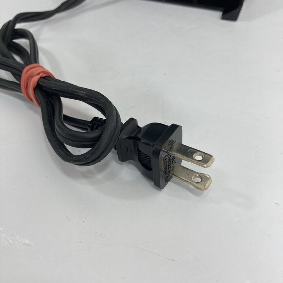 VillaWare Perfect Waffler Round Waffle Maker 3000 Chrome Tested - Great Shape - Picture 6 of 7